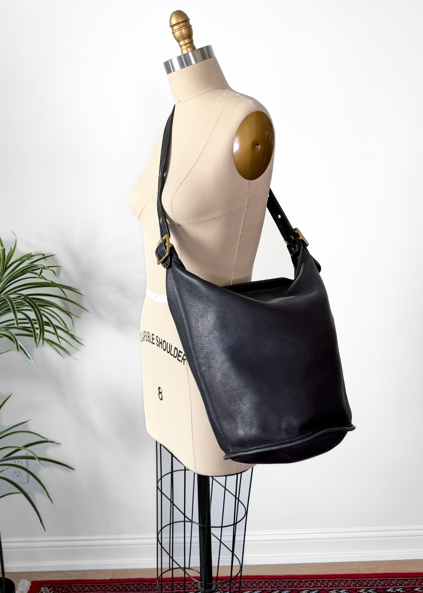 Vintage 90s Coach Black Leather XL Duffle Sac Bucket Purse # 9085