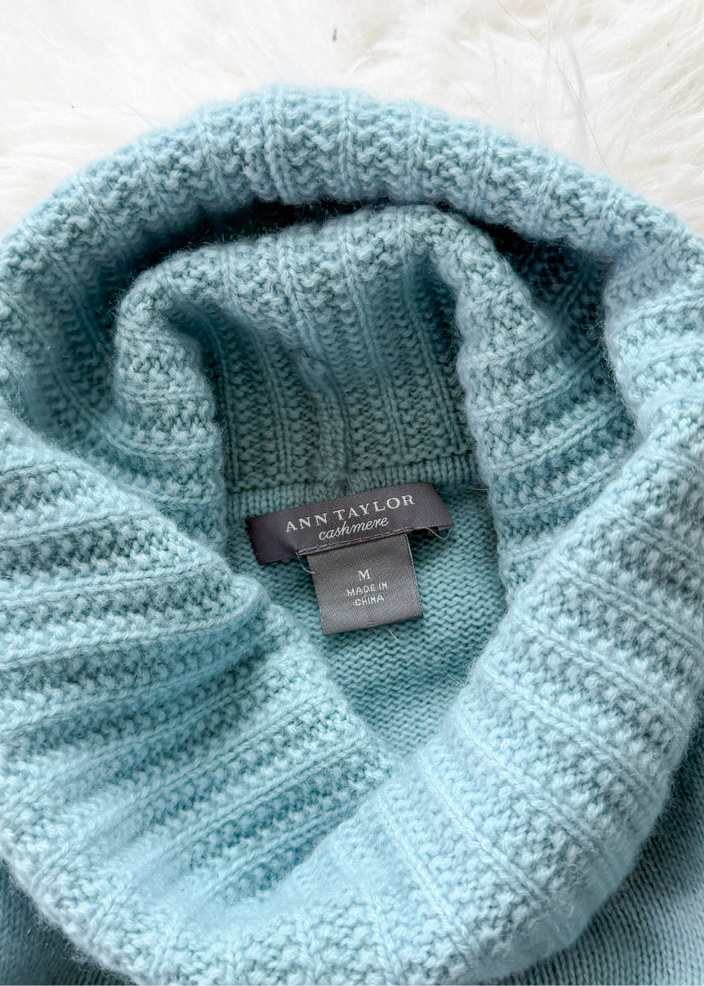 Ann Taylor Robins Egg Blue 100% Cashmere Turtleneck Sweater (M)