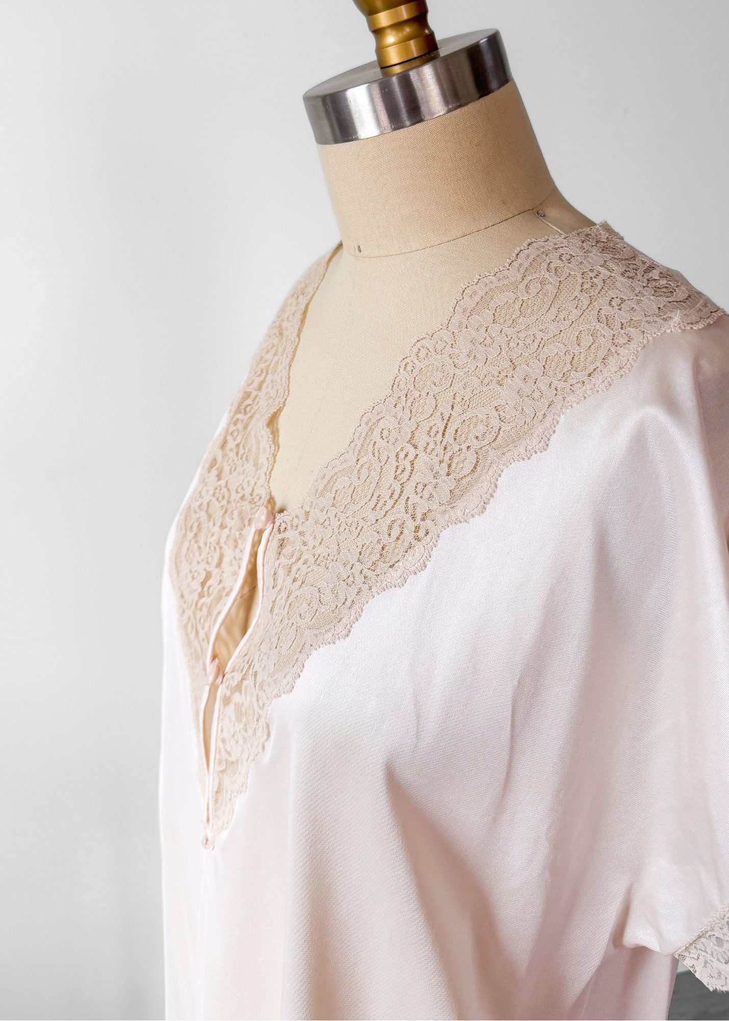 Vintage 90s Soft Moments Light Pink Lace Nighty Lingerie Sleepwear (XL)