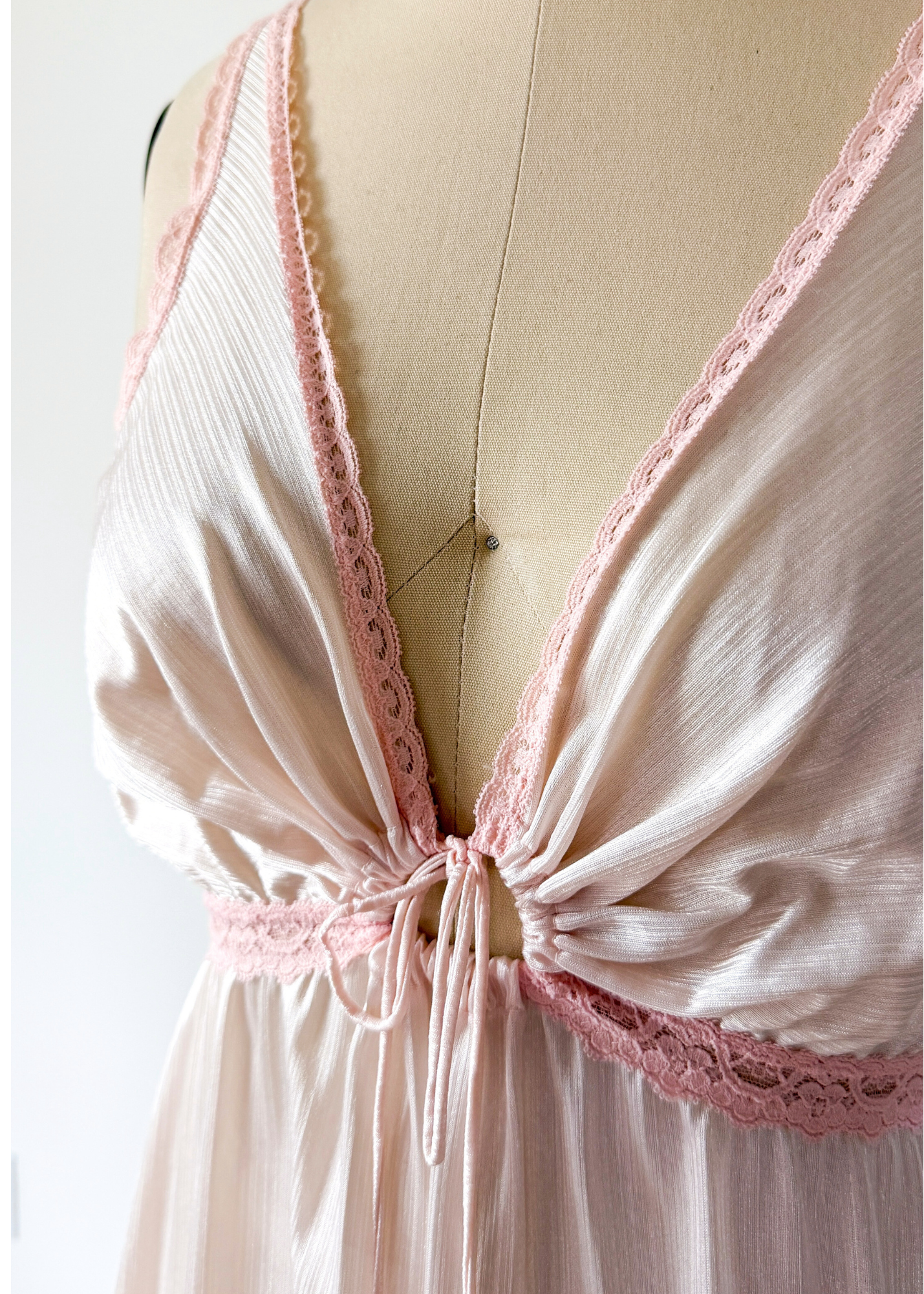 Vintage 80s Miss Elaine Light Pink Drawstring Nighty Lingerie Sleepwear