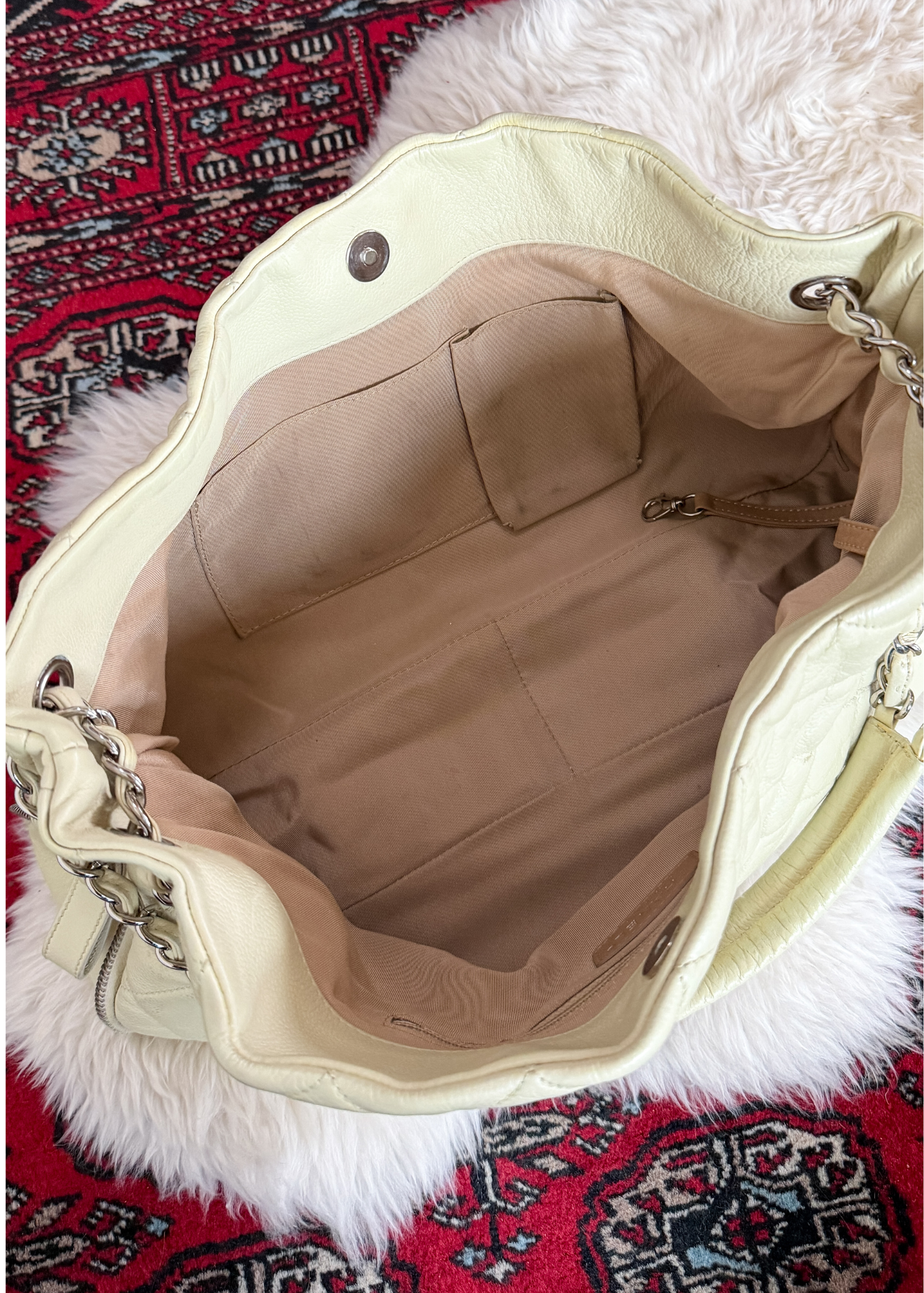 Vintage Chanel Ivory Quilted Caviar Leather Zip Expandable Purse