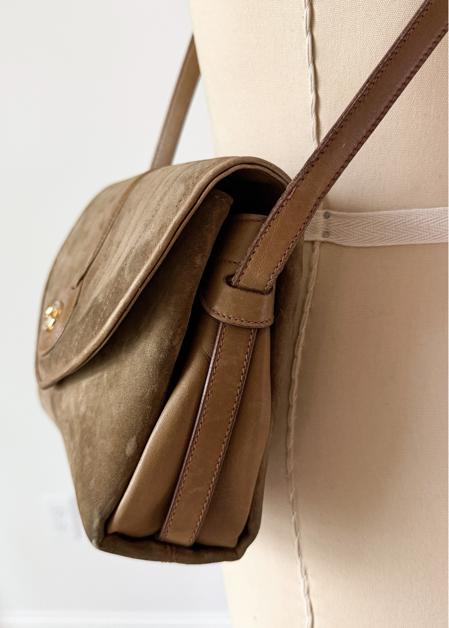 Vintage 70s Gucci Brown Suede Purse