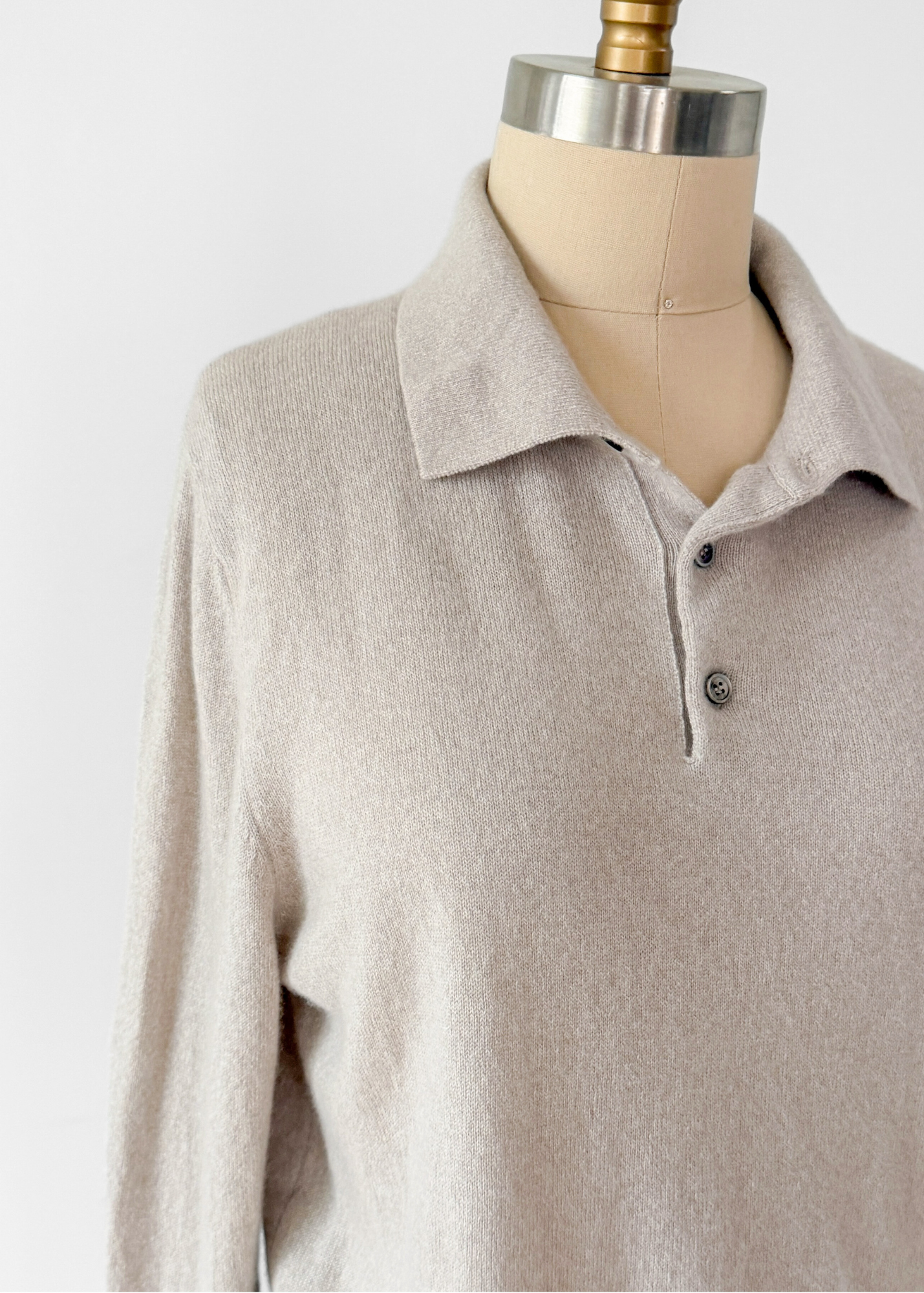 Quince Men's Mongolian Cashmere Knit Polo Sweater Top in Heathered Cloud Beige