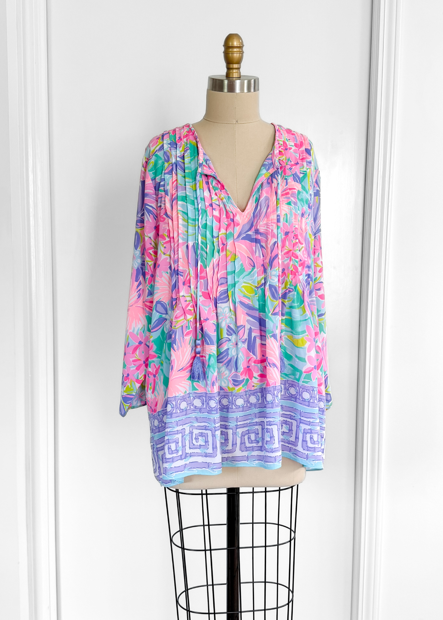 Lilly Pulitzer Marilina Bright Print Tunic in It Was All A Dream (XL)