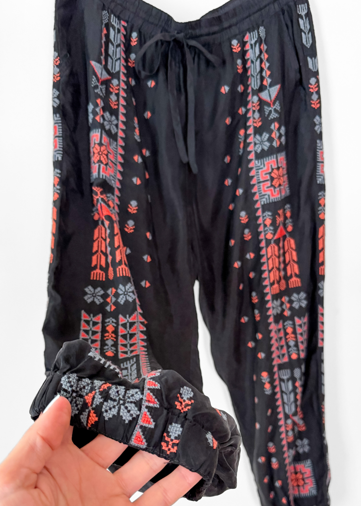 Johnny Was Pete & Greta Black Embroidered Keir Jogger Pants (M)