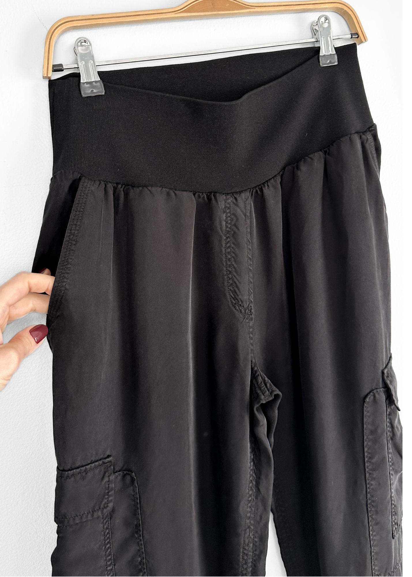 Cinq a Sept Black Cupro Cropped Cargo Pants (M)