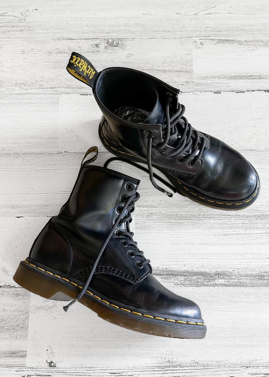 Dr. Martens 1460 Womens' Black Leather Original Combat Boots (6)