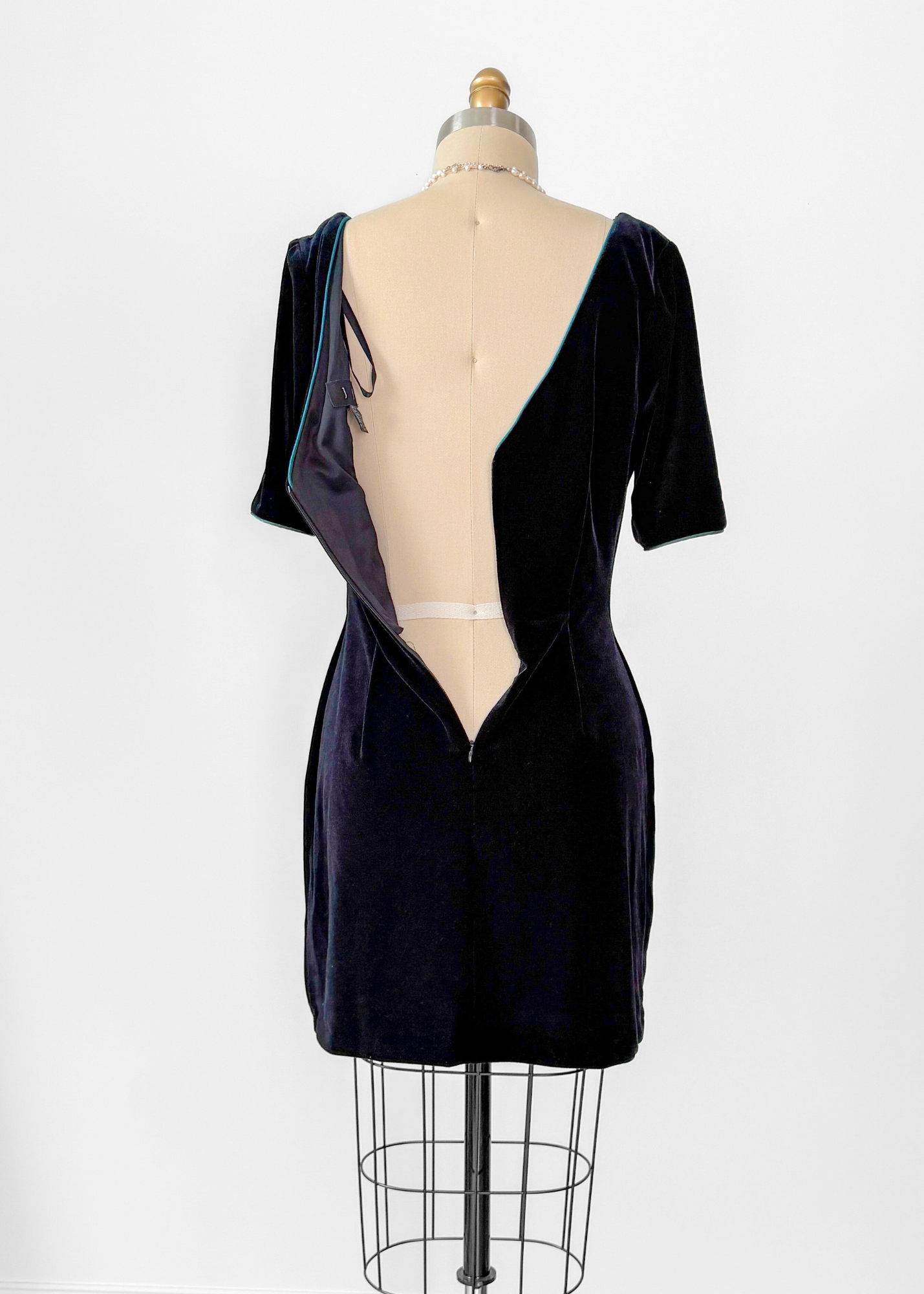 Vintage 00s JSC Black Velvet Red Floral Applique Dress (US 12)