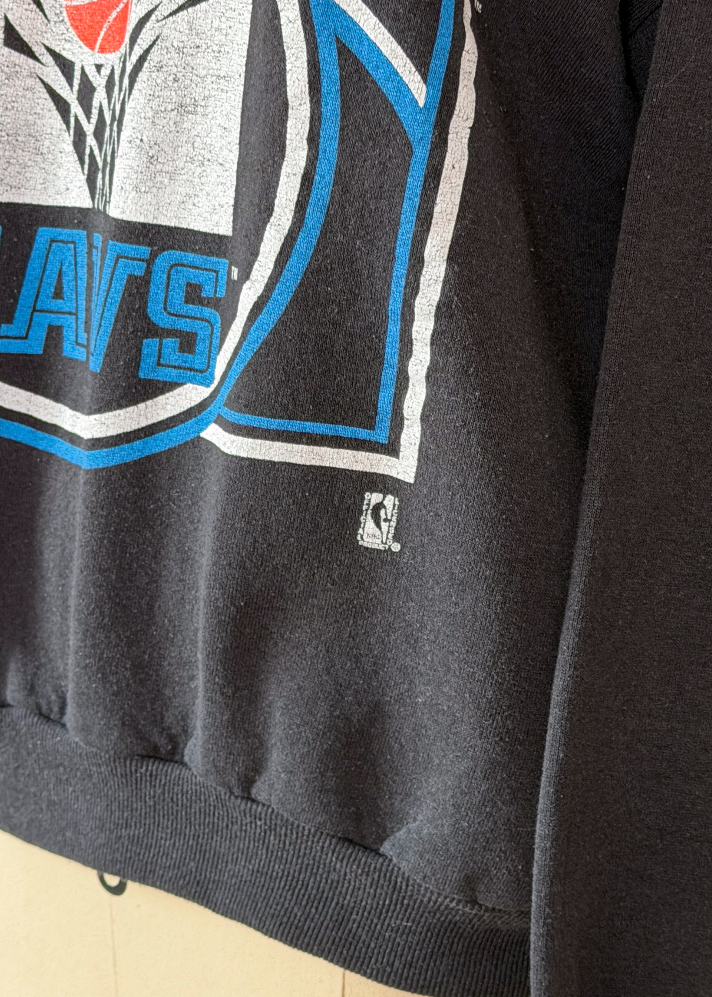 Vintage 90s Cleveland Cavs NBA Fleece Crewneck Sweatshirt (M)