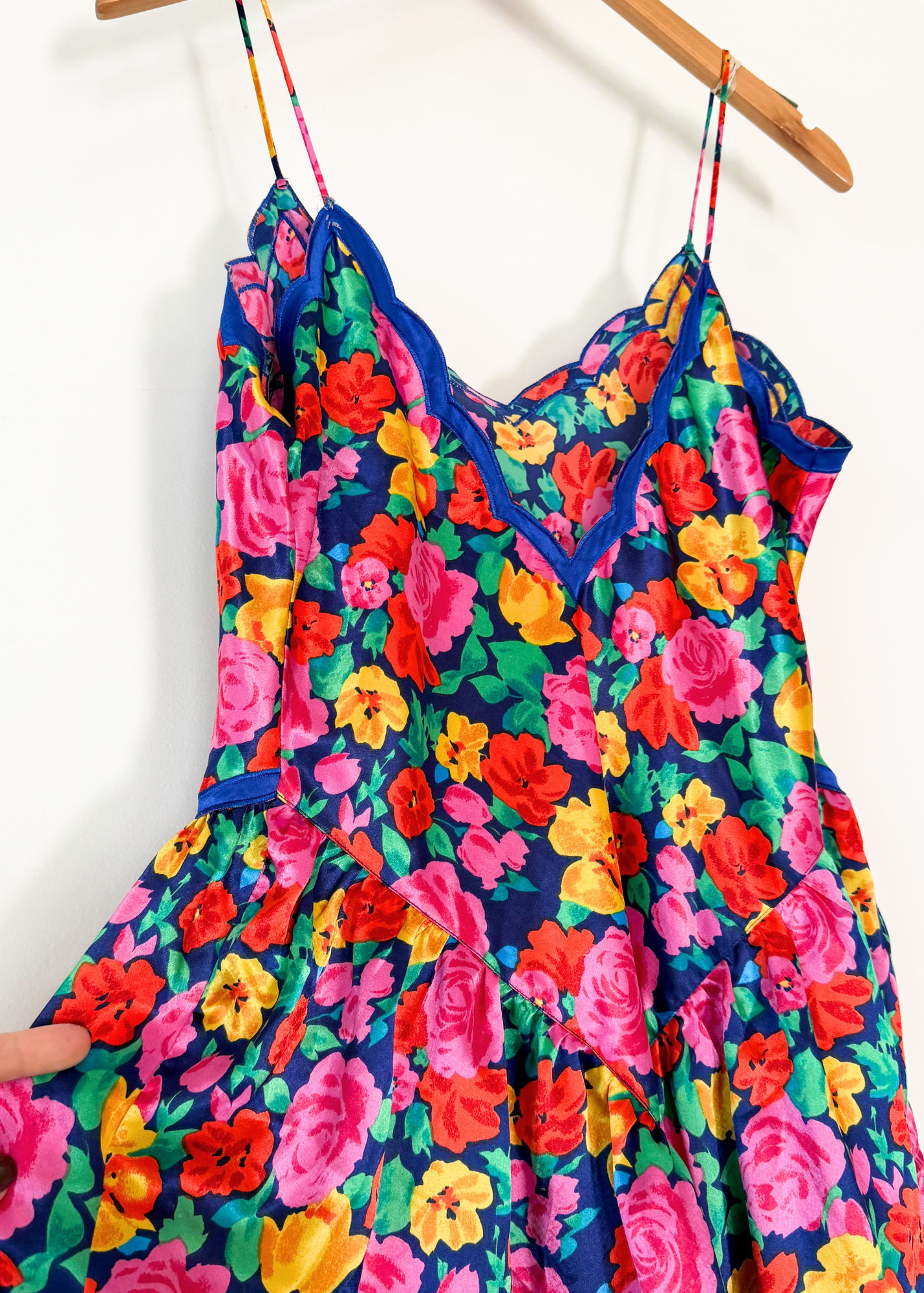 Vintage Victoria's Secret Gold Label Floral Slip Dress (L) – The Wandering Wardrobe Truck