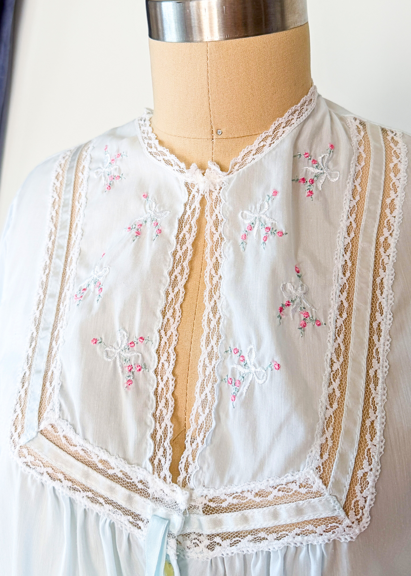 Vintage 80s Babizon Light Blue Bow and Rosette Bed Jacket
