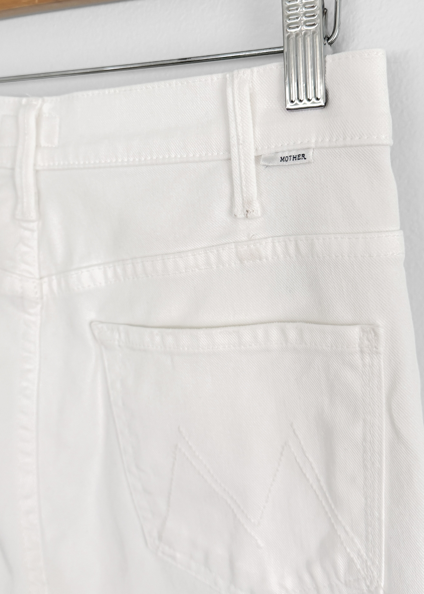 MOTHER The Hustler Ankle Fray Jeans in Glass Slipper White Denim (27)