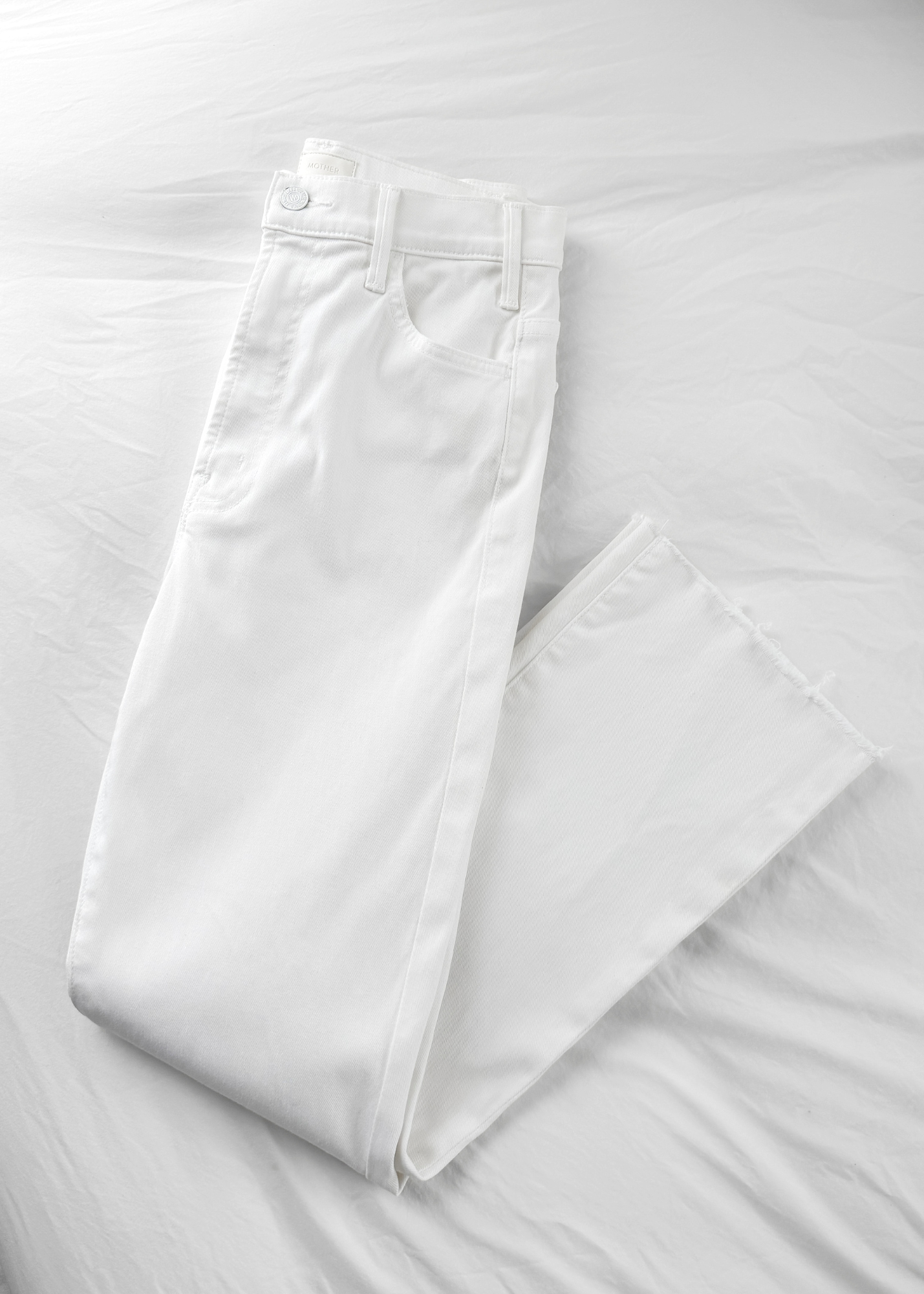 MOTHER The Hustler Ankle Fray Jeans in Glass Slipper White Denim (27)