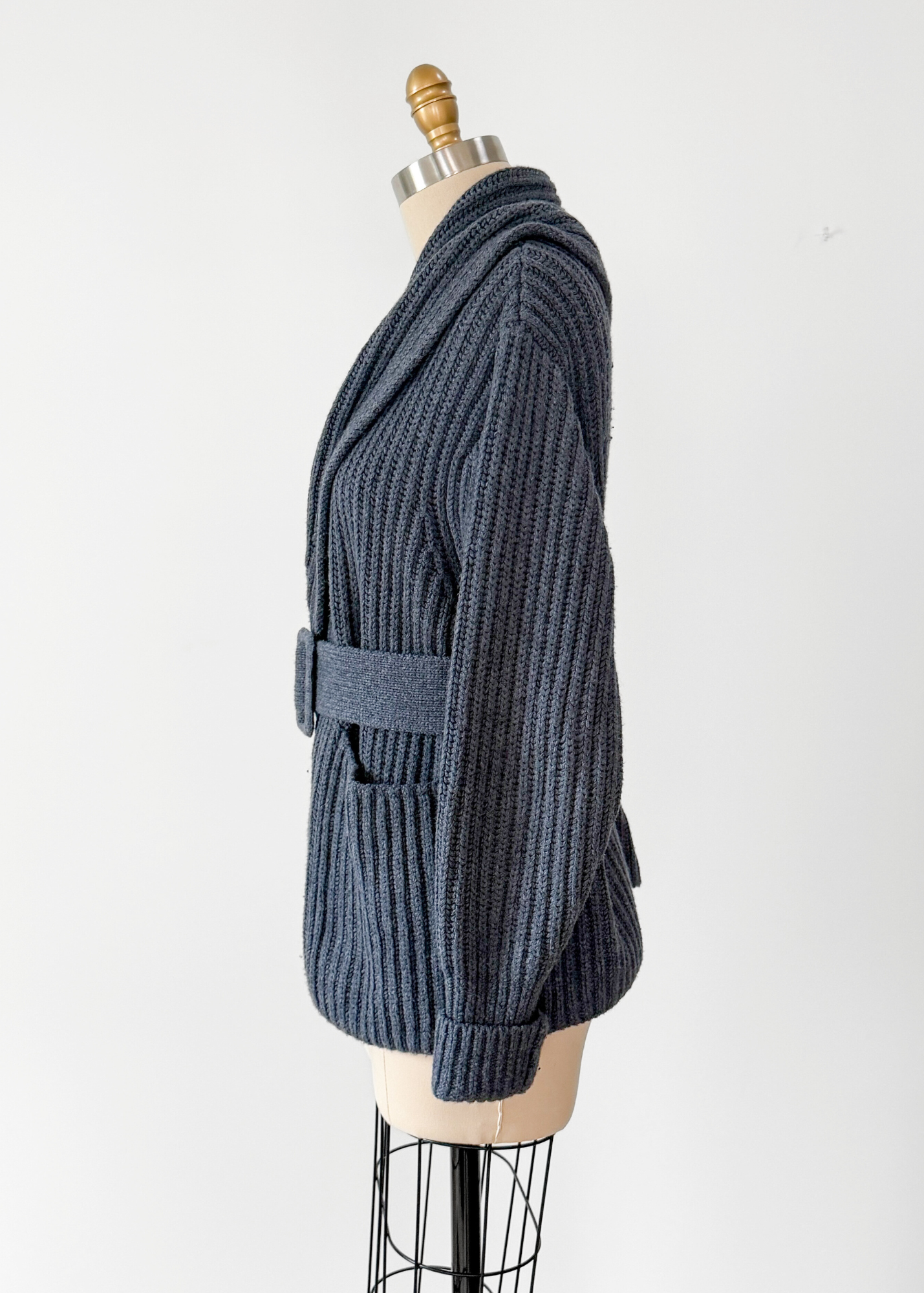 M.M. LaFleur Snyder Lush Cotton Merino Wool Knit Belted Jacket in Charcoal