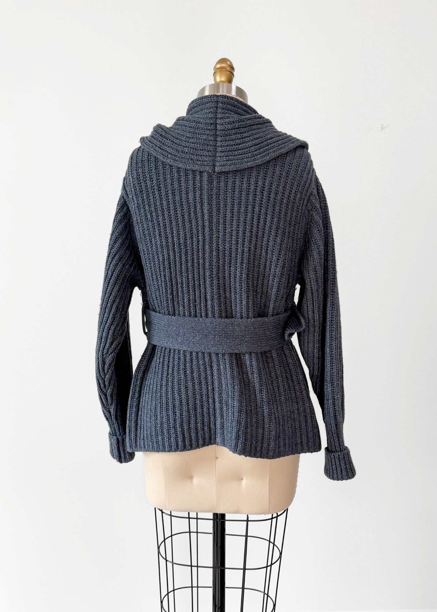 M.M. LaFleur Snyder Lush Cotton Merino Wool Knit Belted Jacket in Charcoal