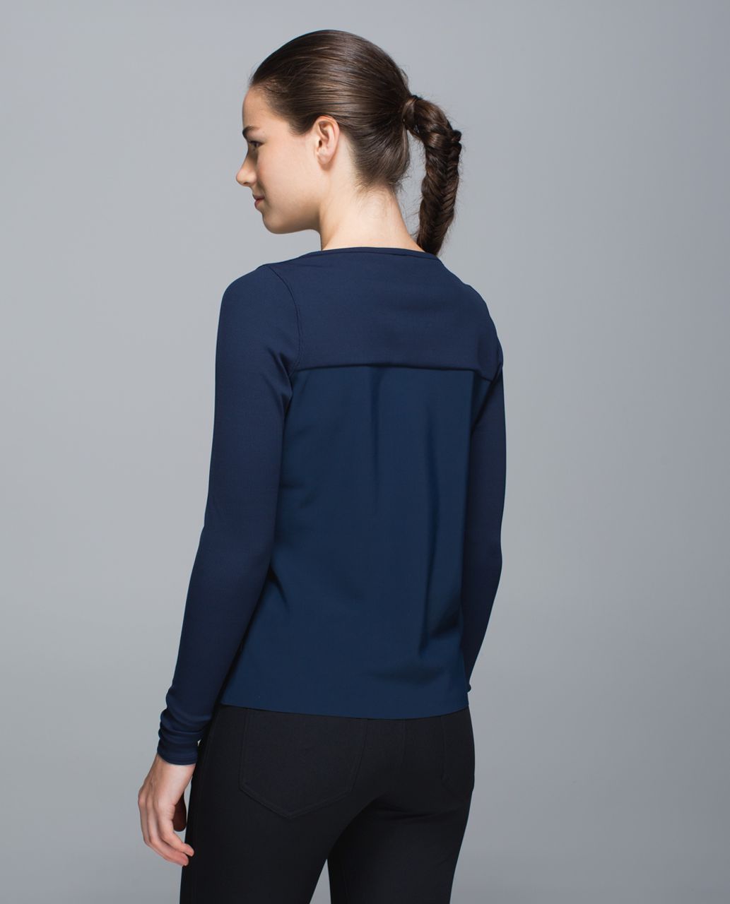 Lululemon Out Of This World Long Sleeve Top in Inkwell Navy (6)