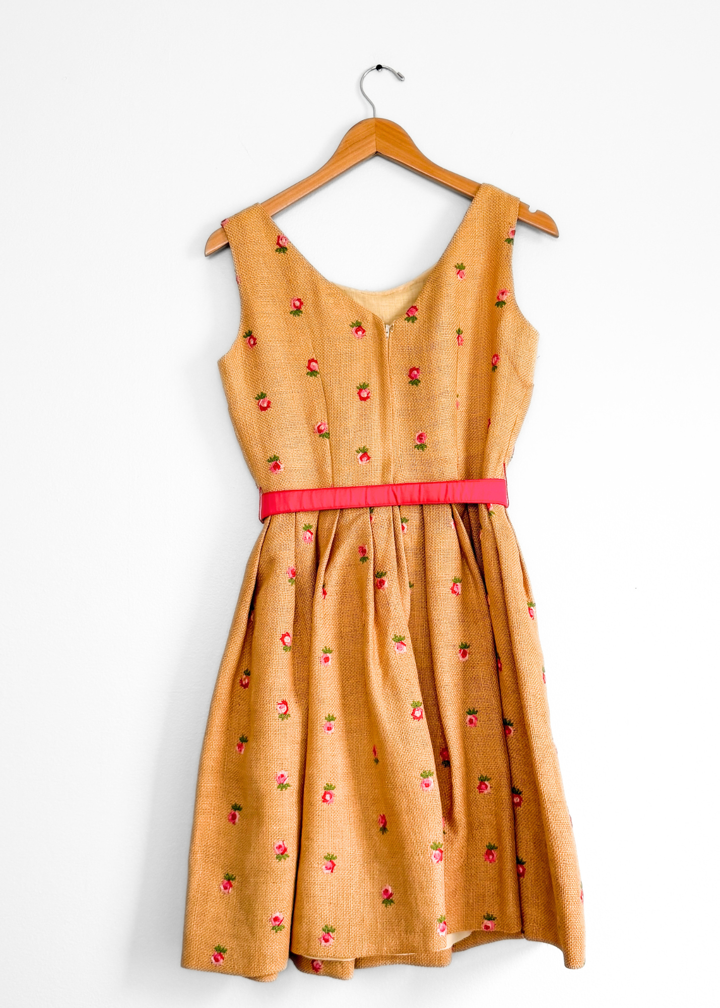 Vintage 1950s Burlap Rose Embroidered Garden Party Belted Dress