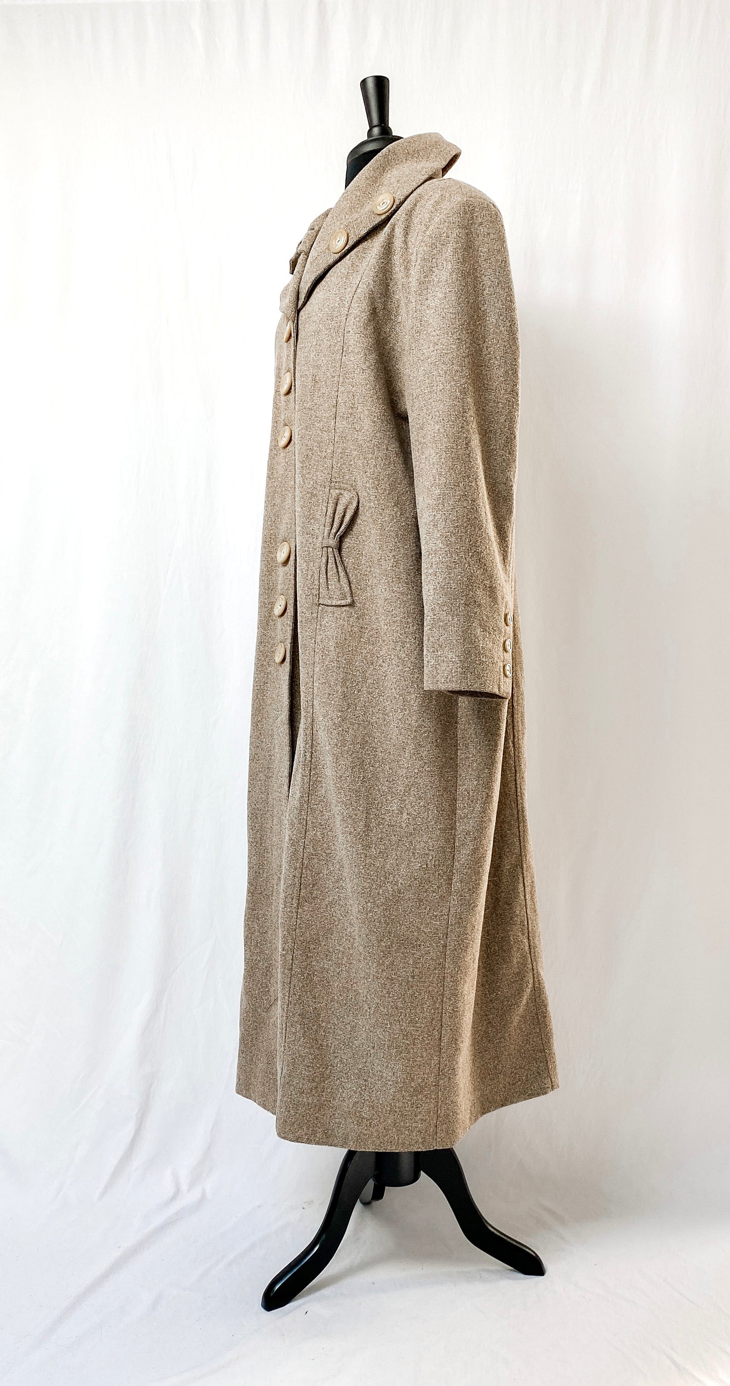 Vintage Brown Bow Winter Long Coat (XL/XXL)