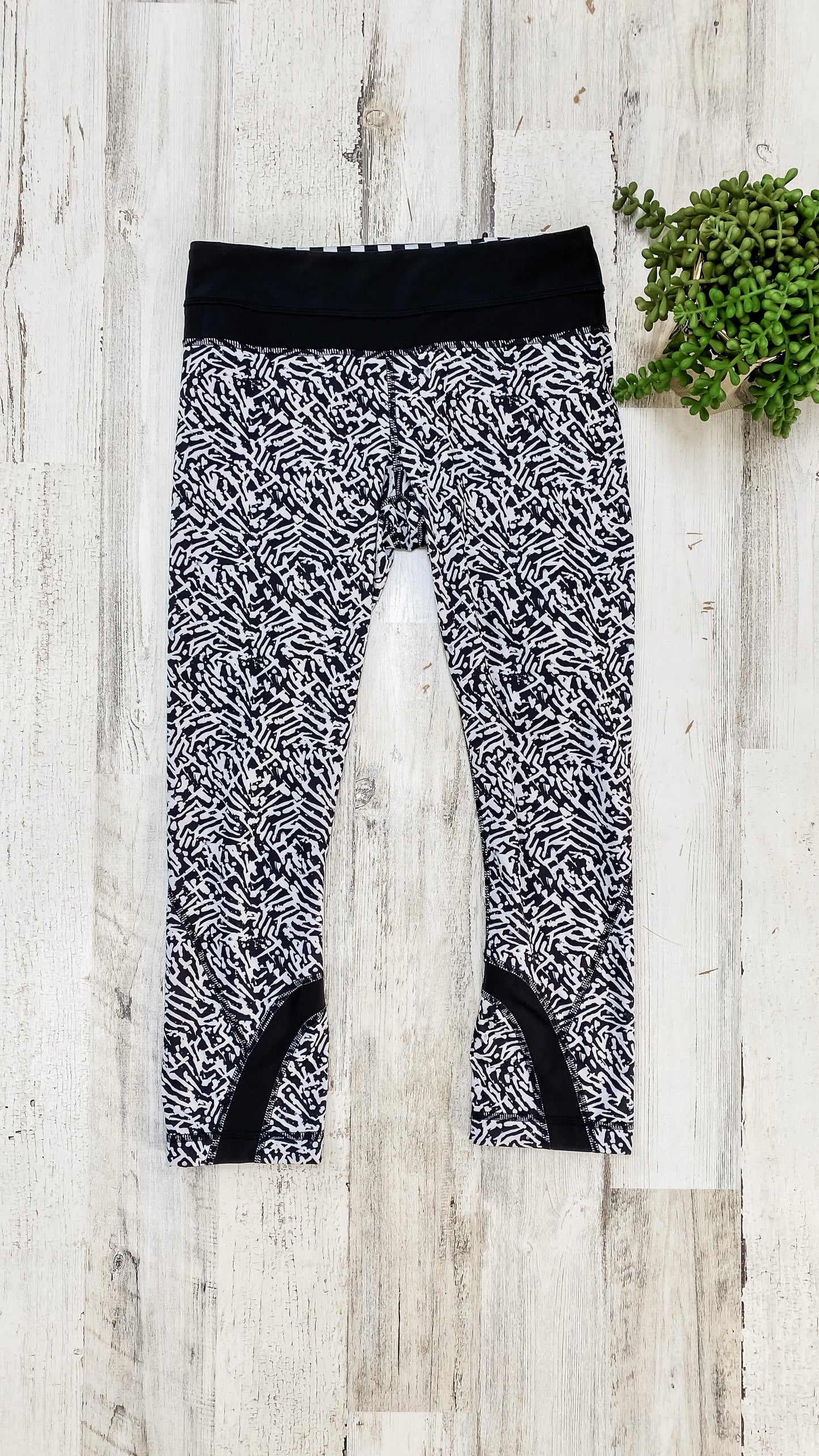 Lululemon Run Inspire Crop II Luxtreme Leggings (4)