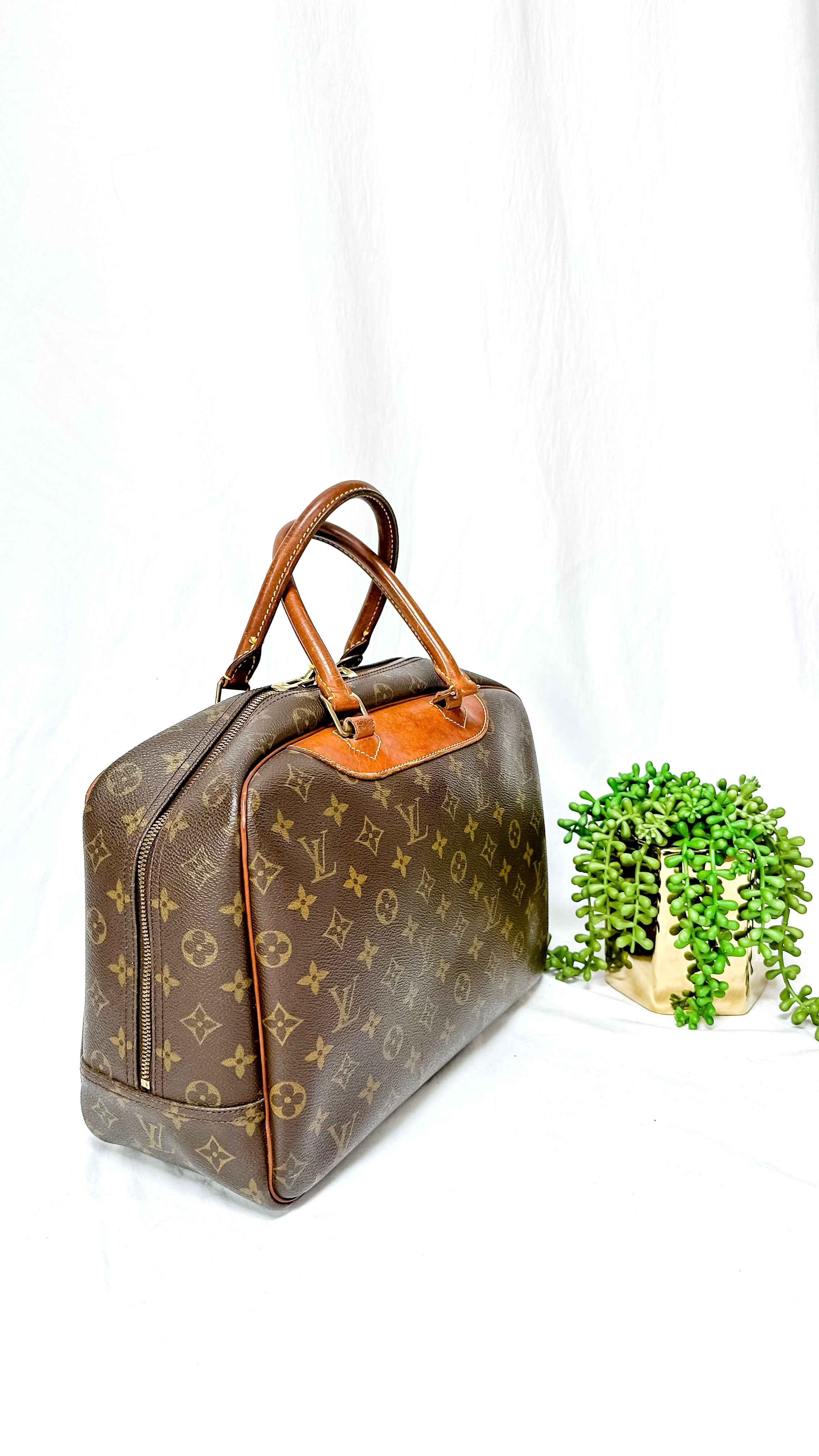 Vintage 90’s Louis Vuitton Monogram Deauville M47270 Travel Hand Bag