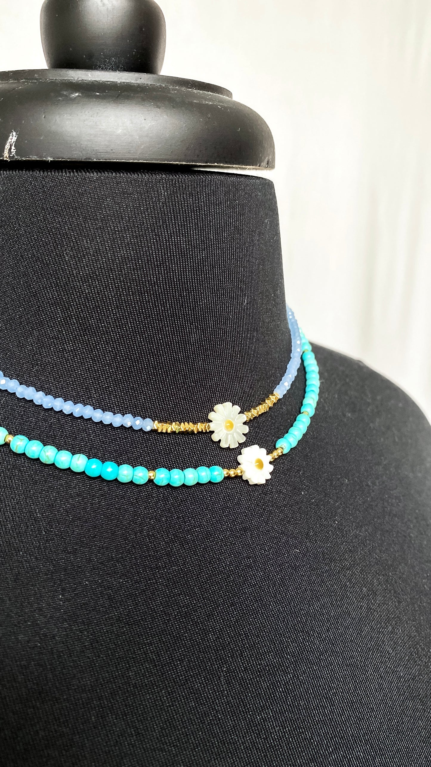 Daisy & Stone Short Necklace (2 colors)