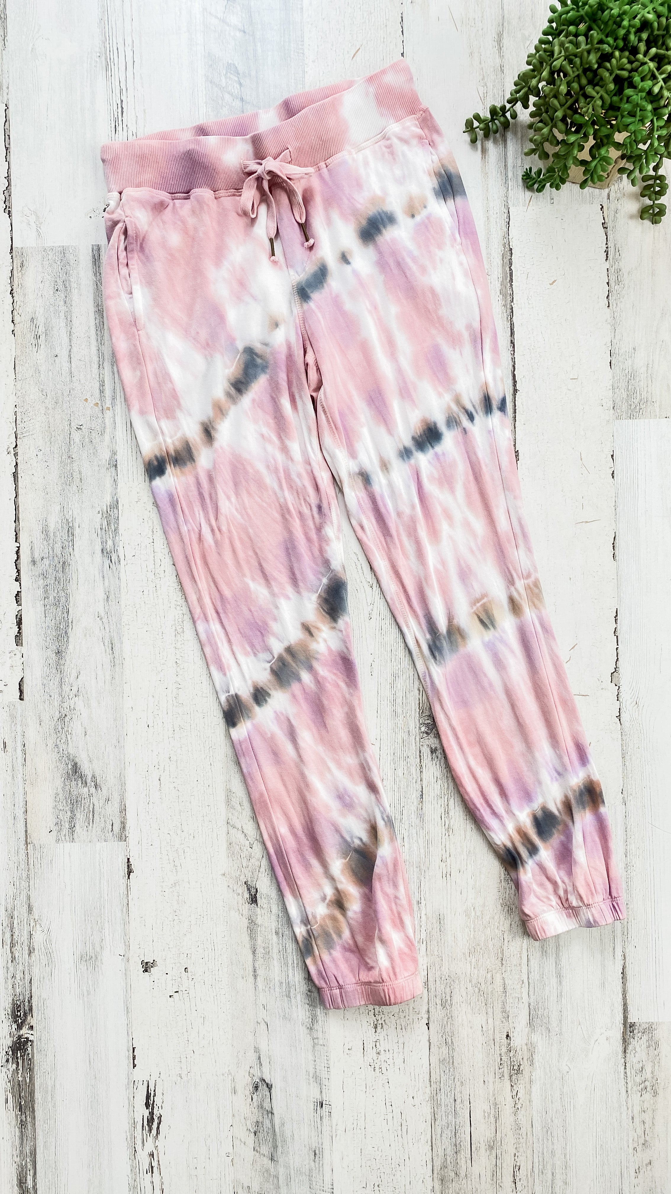 Pink and white discount tie dye joggers