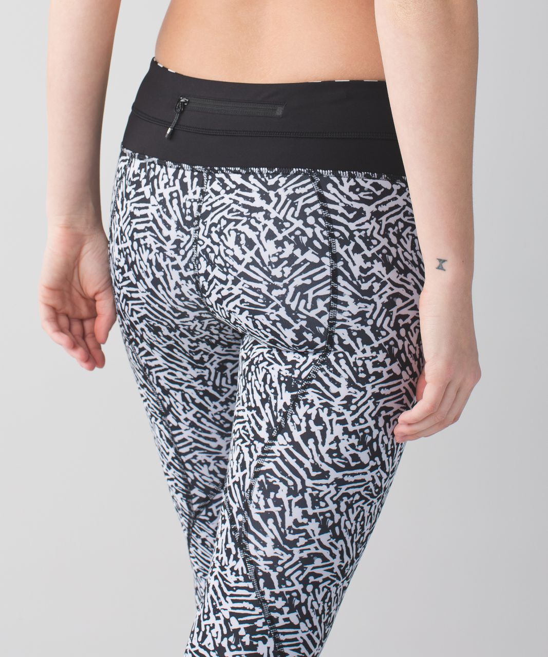 Lululemon Inspire Crop II *Luxtreme - Black - lulu fanatics